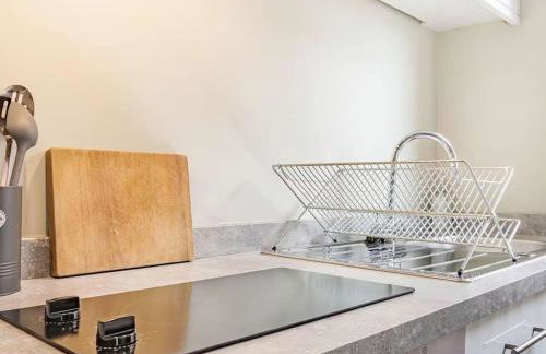 Coastal Apartment with Sea View 2 Minutes from Beach and Town Center - Foto 3