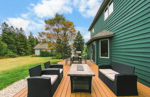 Charming Sister Bay Home Backyard Oasis & HotTub - Foto 59