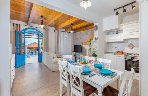 Stylish villa with swimming pool and garden - Foto 14