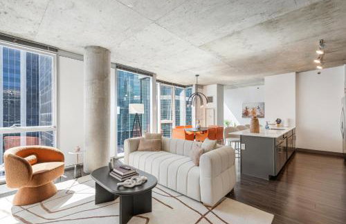 Linea Luxury Living with Indoor Pool and Rooftop Views in The Loop - Photo 77