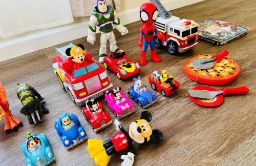 New Home Near Legoland and Disney Sleeps 12 - Foto 53