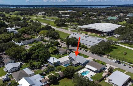 Spacious Home Sleeps 16 - Private Pool Near IMG - Foto 27