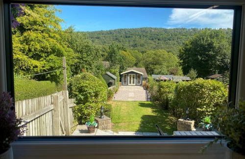Cosy Cottage in Grindleford, Garden, Views & Walks on the Doorstep, 4 Guests - Photo 7