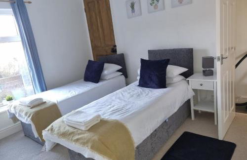 Selston House, 3 bedroom cosy cottage Home for up to 6 Guests, Cul-de-sac on Private road - Foto 11