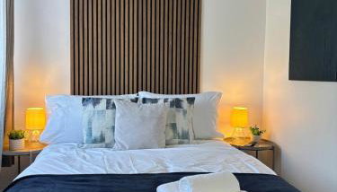 3 Double Beds Links to M6 & M5 - Foto 3