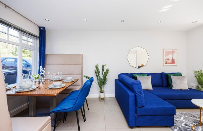 Large 4 Bed Townhouse in Uxbridge Sleeps 9 - Foto 17