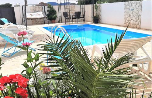 Apartments"Nika" with private pool - Foto 3