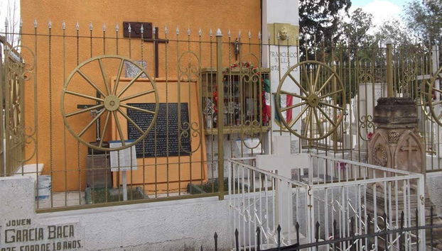 Túmulo de Pancho Villa no cemitério de Parral