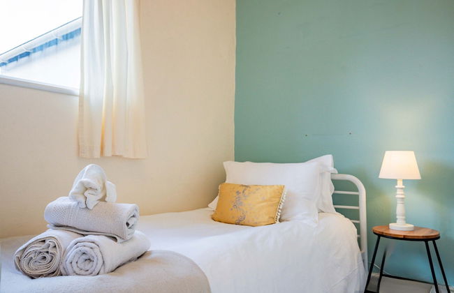 Host Stay Over the Bridge Cottage - Foto 8