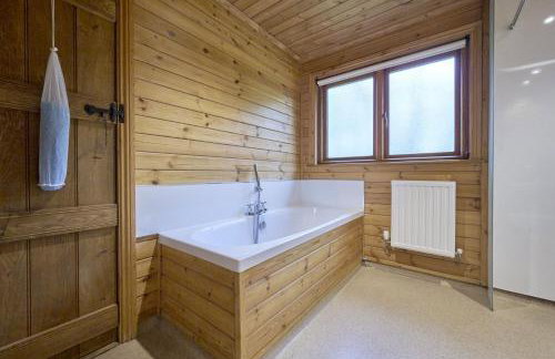 Gadwall Lodge with Hot-tub - Foto 9