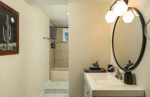 NEW Modern, Luxury Home with Hot Tub, Gym, Sauna, and 12 Minutes to Denver - Foto 43