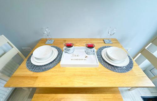 Modern 4 Beds House With FREE Parking - Foto 14