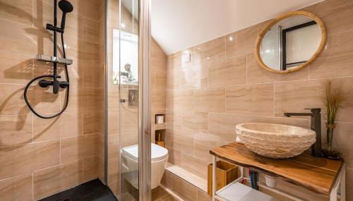 BALI ROOM / Magnifique studio évasion JACCUZI - Foto 5, Shower