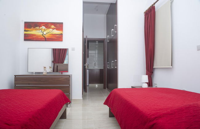 Stunning new Beach Front Villa,1st Line to the Beach, Large Pool, Wonderful Area - Foto 8