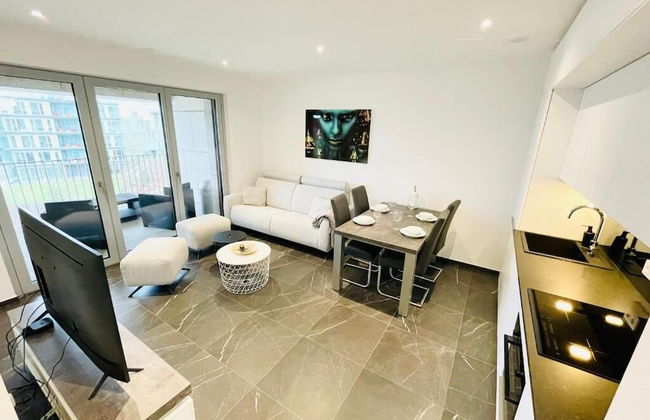 Luxury Flat with Parking & Large Terrace - Foto 14