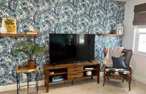 New! Tropical Hideaway near Beach! Tons of Parking - Photo 2