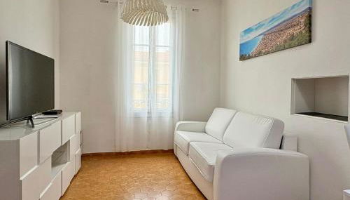 Port 1BR Flat with Terrace - Photo 5