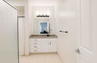 Across from UAB Spacious 2BR Retreat 2nd - Photo 18