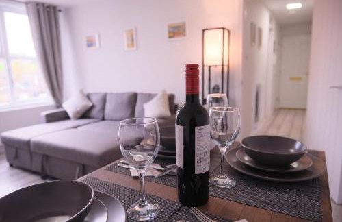 2BR City Centre Apartment By Travel Lets Short Term Rental Agency Derry With Free WiFi - Foto 37