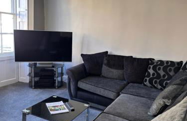 No1 Townhouse - Luxury Spacious 2 bedroom townhouse, central location - Foto 2