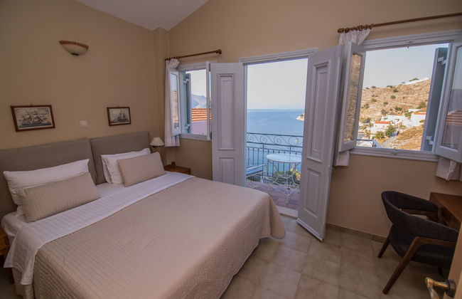 Niriides Hotel & Apartments - Photo 4