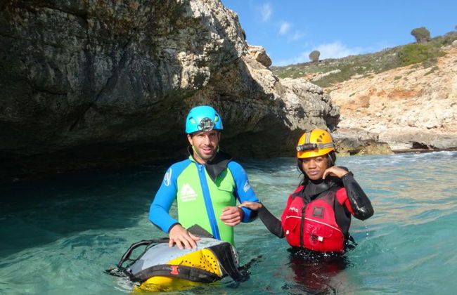Exploração de Cavernas na Cova des Coloms - Tour de Meio Dia - Foto 2