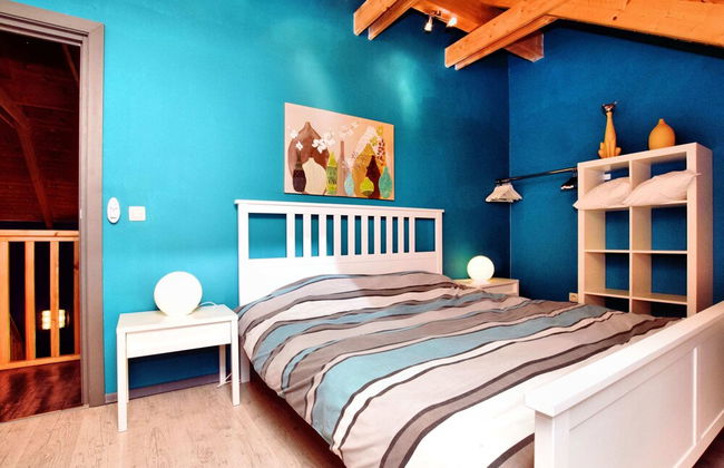 Beautiful Villa with Heated Outdoor Pool, Sauna, Hot Tub in Forest - Photo 8