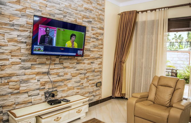 2 Bed - Sleeps 4 - Parking - 20 min to Airport - Foto 7