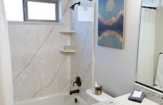 Two Pines Retreat - Brand New! - Foto 7