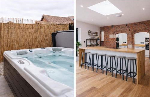 Large 7 Bedroom House for Families and Work Crews Hot Tub Parking Wi-Fi sleeps 17 - Foto 2