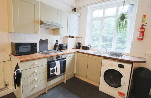 Two bedroom flat in St Michael's Hill - Photo 11