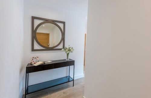 1 bed Albury Contemporary Apartment with Secure Parking - Pass the Keys - Photo 15