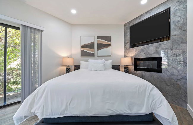 Golf Course-front Views, Pool+hot Tub, Patio Modern Edgy House by Avantstay - Foto 19