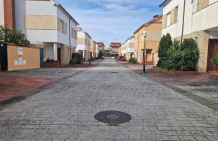 Chalet Adosado con jardín - Foto 23