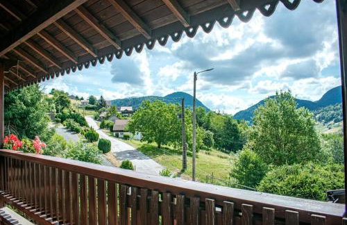 Chalet entier, vue panoramique, ruisseau et sauna. - Foto 16