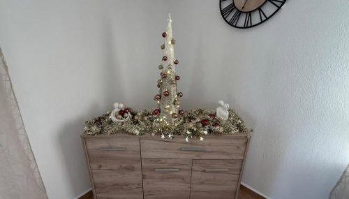 Cozy Family House with Yard - Foto 2