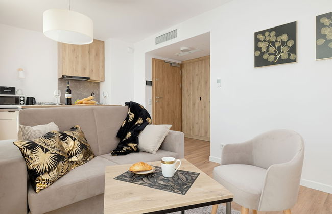 Jantaris Apartments by Renters - Photo 1