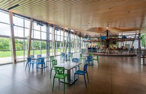 Family-Friendly 4 Bed 3 Bath Downtown Delight - Foto 65