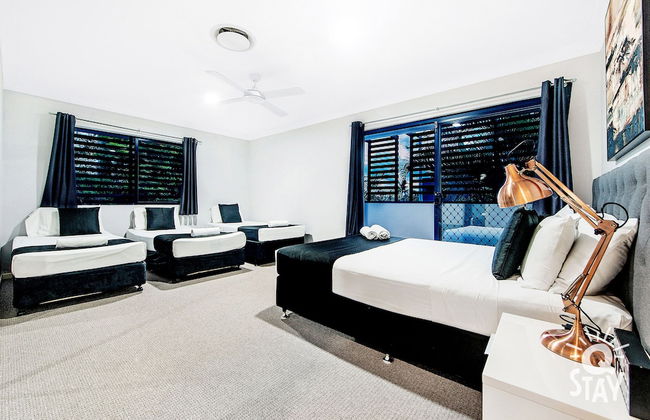 Sardinia 7 Bedroom Waterfront House - Q Stay - Foto 5