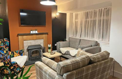 Darfield 4 Bedrooms Home 6 Beds 2 Showers Driveway Parking For Business Stays - Foto 14