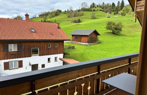 DAS BISCHOF - 5 exklusive Ferienwohnungen und 1 Doppelzimmer - 4x mit privater Zirben Sauna - Semmelservice & Hindelang PLUS - Foto 3