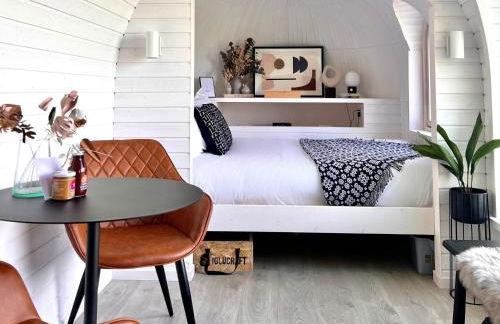 Y Caban - A Luxury Rural Retreat with Seaviews - Photo 8