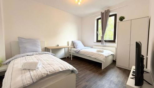 Apartments für Firmen & Monteure Zentral in Kiel - Foto 4, towels, wardrobe