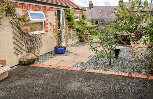 Garden Cottage - Photo 16