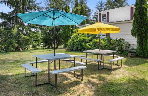 Keuka Wine Trail Vineyard View Farmhouse - Fire Pit & Game Room - Foto 7