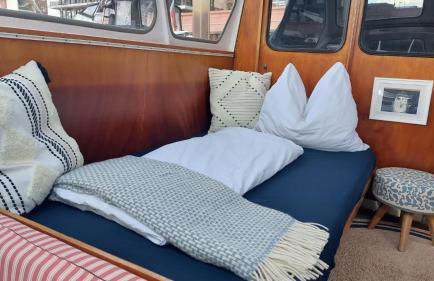 Süsses Motorboot - Bremen Überseestadt - Foto 4