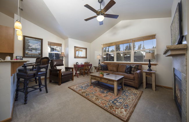 Streamside Lane Condos by CRMR - Foto 32