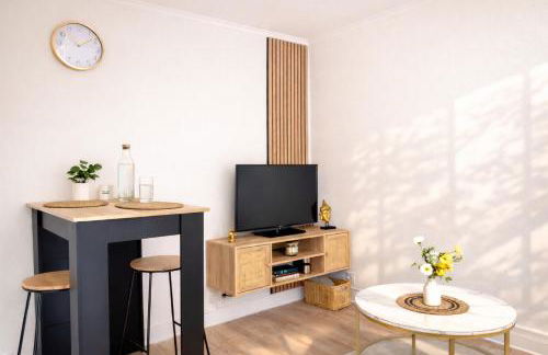 Terrasse privée - Centre Valence - Gare 5 min - Wifi rapide - Foto 15