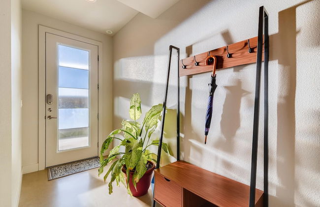 Fancy Townhome Near Old Town, Breweries and River! - Foto 8