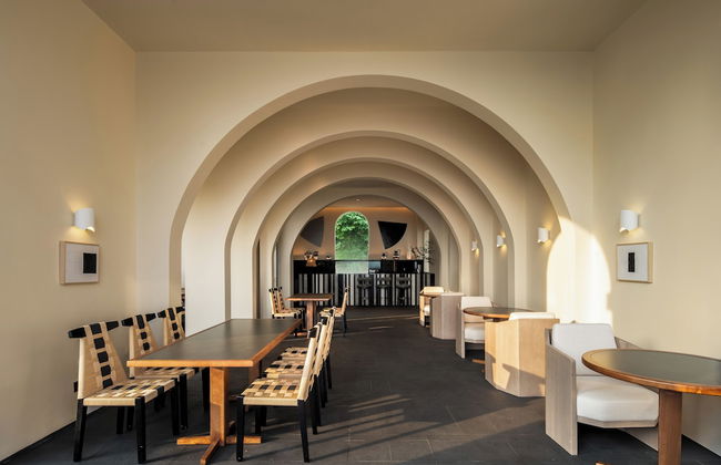 Miyue Roman Holiday Bubble Pool hotel - Photo 2